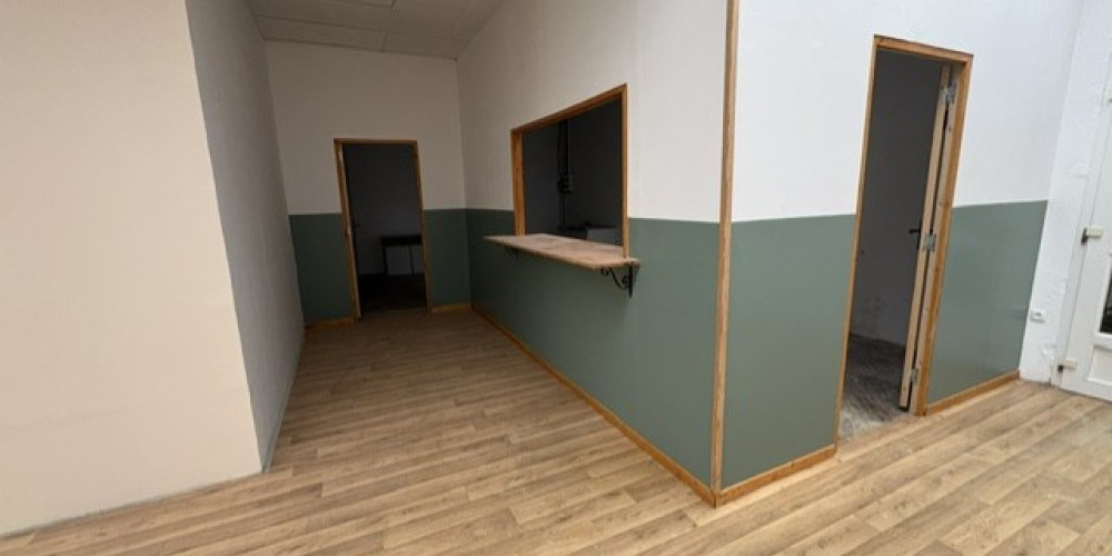 local commercial à URRUGNE (64122)